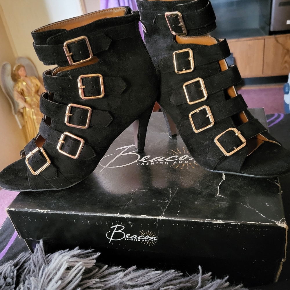 Black suede stilettos size 7 and suede boots with block heels size 6 I think